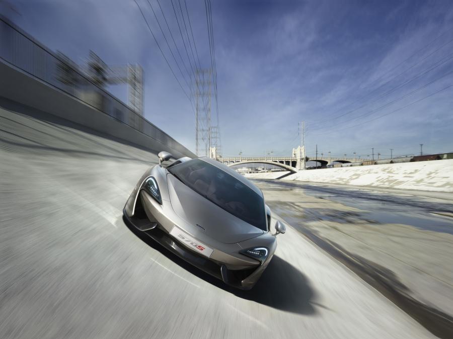  McLaren 570S Coupe 2015 года  (фото 28 из 38)